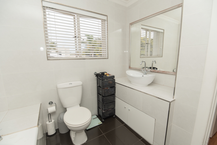 4 Bedroom Property for Sale in Summerstrand Eastern Cape